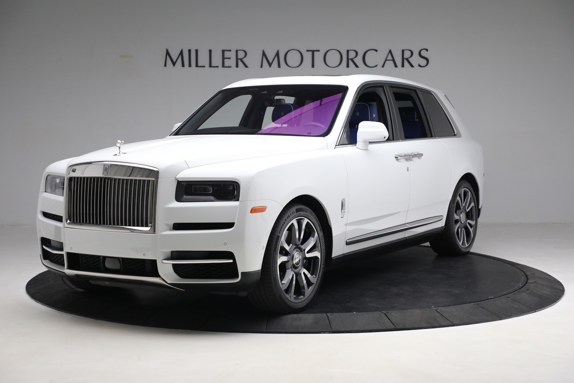 Used 2022 Rolls-Royce Cullinan for sale $335,900 at Pagani of Greenwich in Greenwich CT 06830 1