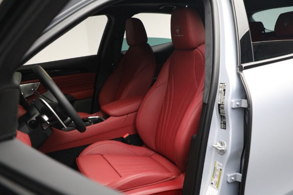 New 2023 Maserati Grecale Modena for sale $90,197 at Pagani of Greenwich in Greenwich CT 06830 13