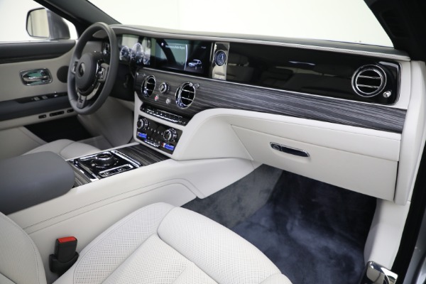 Used 2022 Rolls-Royce Ghost for sale $365,900 at Pagani of Greenwich in Greenwich CT 06830 21