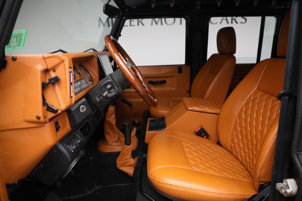 Used 1993 Land Rover Defender 110 for sale $195,900 at Pagani of Greenwich in Greenwich CT 06830 17