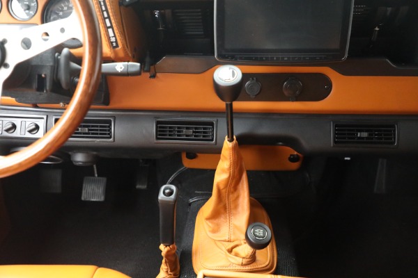 Used 1993 Land Rover Defender 110 for sale $195,900 at Pagani of Greenwich in Greenwich CT 06830 20