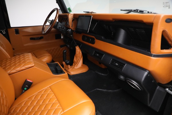 Used 1993 Land Rover Defender 110 for sale $195,900 at Pagani of Greenwich in Greenwich CT 06830 22