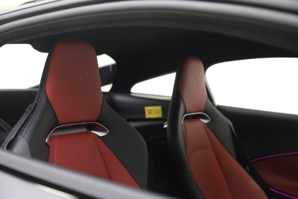 New 2023 McLaren Artura TechLux for sale $274,210 at Pagani of Greenwich in Greenwich CT 06830 24
