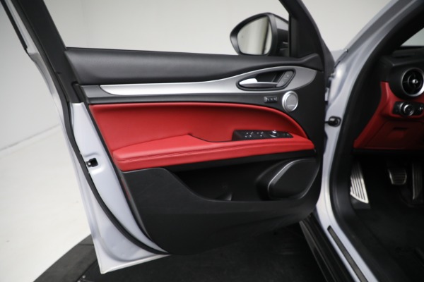 Used 2020 Alfa Romeo Stelvio Ti Sport for sale Sold at Pagani of Greenwich in Greenwich CT 06830 20