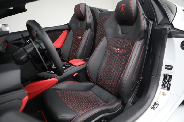 Used 2021 Lamborghini Huracan LP 610-2 EVO Spyder for sale $289,900 at Pagani of Greenwich in Greenwich CT 06830 25
