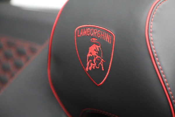 Used 2021 Lamborghini Huracan LP 610-2 EVO Spyder for sale $289,900 at Pagani of Greenwich in Greenwich CT 06830 27