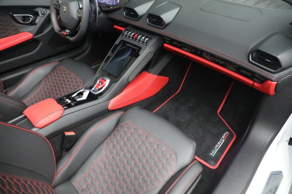 Used 2021 Lamborghini Huracan LP 610-2 EVO Spyder for sale $289,900 at Pagani of Greenwich in Greenwich CT 06830 28