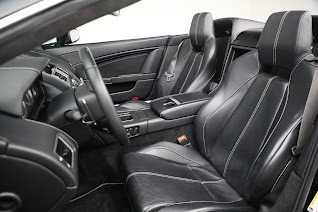 Used 2009 Aston Martin V8 Vantage Roadster for sale $59,900 at Pagani of Greenwich in Greenwich CT 06830 21