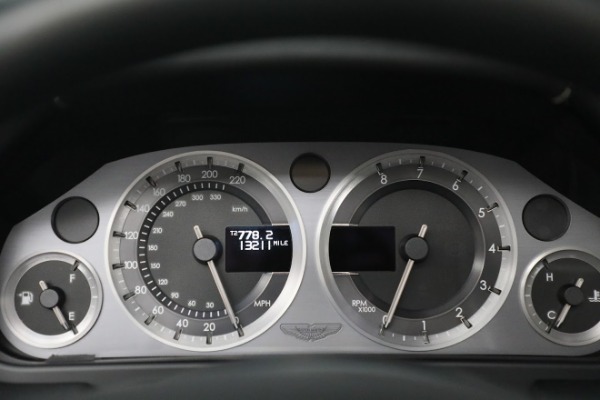 Used 2009 Aston Martin V8 Vantage Roadster for sale $59,900 at Pagani of Greenwich in Greenwich CT 06830 24