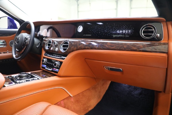 Used 2022 Rolls-Royce Ghost EWB for sale Sold at Pagani of Greenwich in Greenwich CT 06830 26