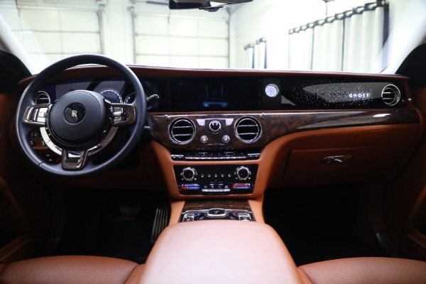 Used 2022 Rolls-Royce Ghost EWB for sale $345,900 at Pagani of Greenwich in Greenwich CT 06830 4