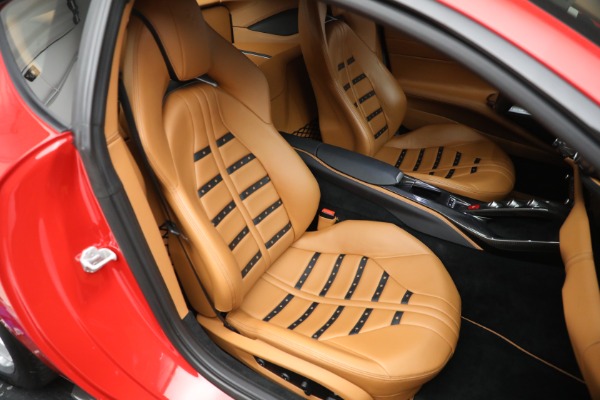 Used 2018 Ferrari 812 Superfast for sale $395,900 at Pagani of Greenwich in Greenwich CT 06830 18