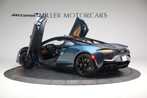New 2023 McLaren Artura TechLux for sale $263,525 at Pagani of Greenwich in Greenwich CT 06830 14
