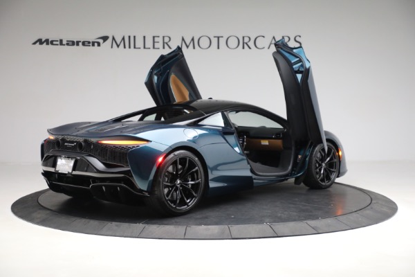New 2023 McLaren Artura TechLux for sale $263,525 at Pagani of Greenwich in Greenwich CT 06830 15