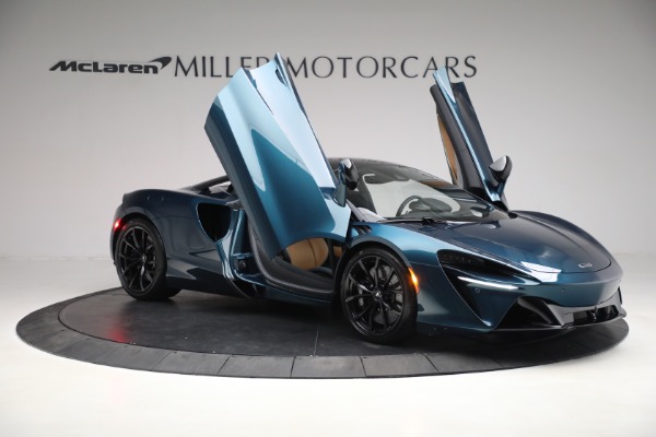 New 2023 McLaren Artura TechLux for sale $263,525 at Pagani of Greenwich in Greenwich CT 06830 16