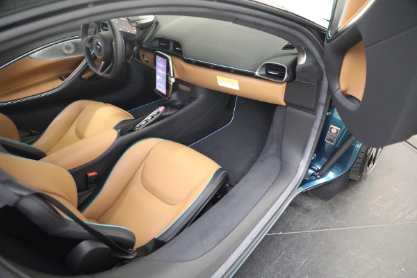 New 2023 McLaren Artura TechLux for sale $263,525 at Pagani of Greenwich in Greenwich CT 06830 24
