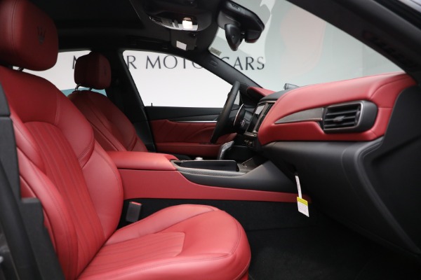 New 2023 Maserati Levante Modena for sale $117,285 at Pagani of Greenwich in Greenwich CT 06830 16