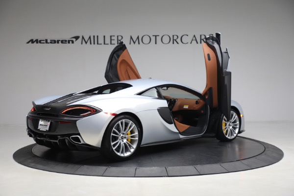 Used 2017 McLaren 570S for sale $164,900 at Pagani of Greenwich in Greenwich CT 06830 16