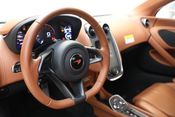 Used 2017 McLaren 570S for sale $164,900 at Pagani of Greenwich in Greenwich CT 06830 24