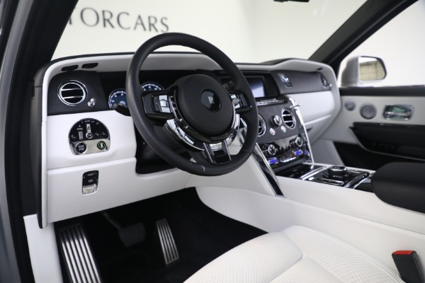 Used 2020 Rolls-Royce Cullinan for sale $305,895 at Pagani of Greenwich in Greenwich CT 06830 18
