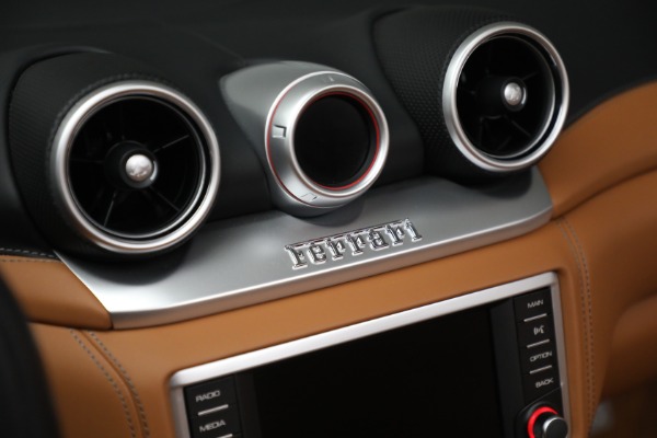 Used 2017 Ferrari California T for sale $151,900 at Pagani of Greenwich in Greenwich CT 06830 26