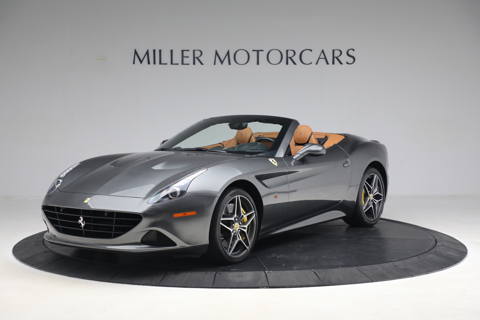 Used 2017 Ferrari California T for sale $151,900 at Pagani of Greenwich in Greenwich CT 06830 1