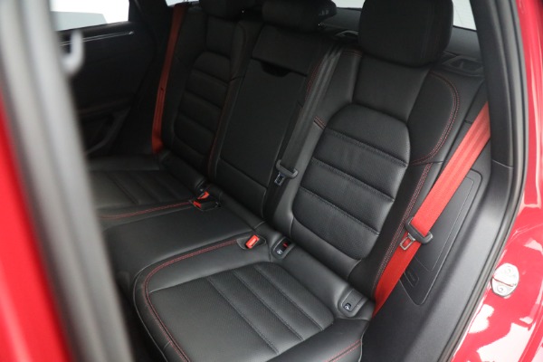 Used 2022 Porsche Macan GTS for sale $82,900 at Pagani of Greenwich in Greenwich CT 06830 16