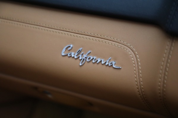 Used 2014 Ferrari California for sale $136,900 at Pagani of Greenwich in Greenwich CT 06830 27