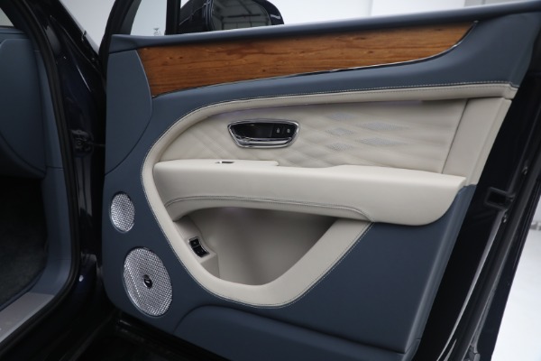 Used 2023 Bentley Bentayga EWB Azure V8 for sale $267,900 at Pagani of Greenwich in Greenwich CT 06830 20