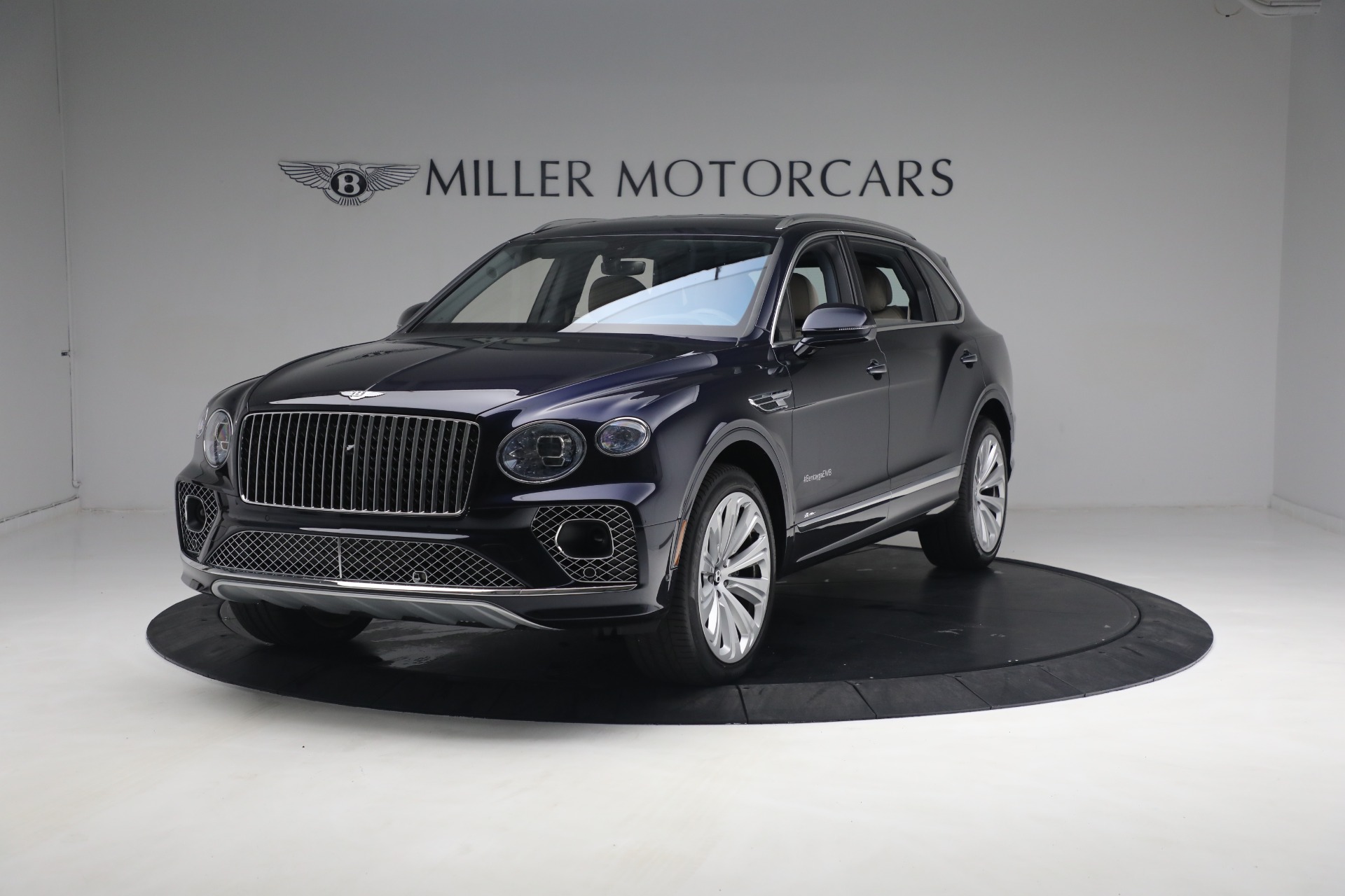 Used 2023 Bentley Bentayga EWB Azure V8 for sale $267,900 at Pagani of Greenwich in Greenwich CT 06830 1