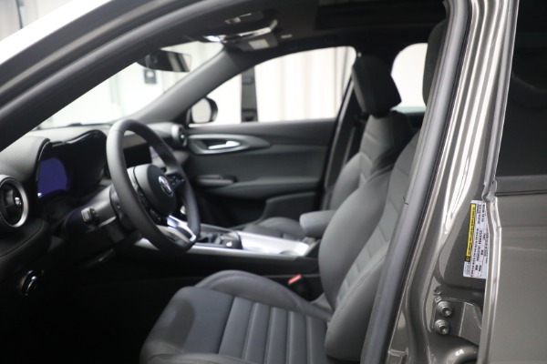 New 2024 Alfa Romeo Tonale Ti for sale Call for price at Pagani of Greenwich in Greenwich CT 06830 15