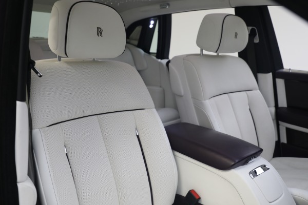 Used 2018 Rolls-Royce Phantom for sale Sold at Pagani of Greenwich in Greenwich CT 06830 15