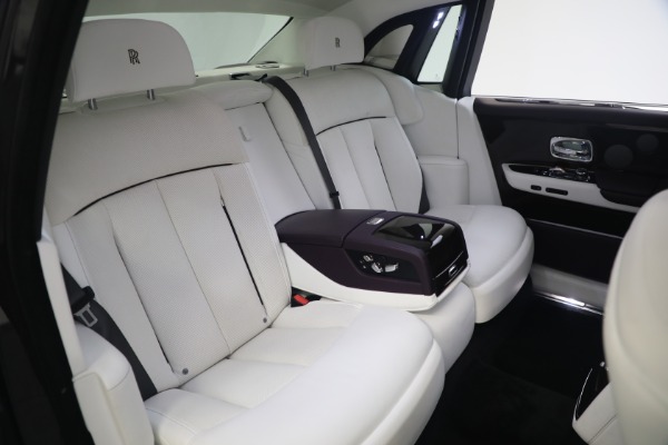 Used 2018 Rolls-Royce Phantom for sale $339,895 at Pagani of Greenwich in Greenwich CT 06830 18