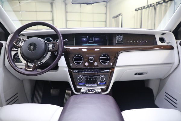 Used 2018 Rolls-Royce Phantom for sale $339,895 at Pagani of Greenwich in Greenwich CT 06830 4