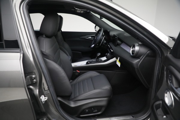 Used 2024 Alfa Romeo Tonale Hybrid Veloce for sale $26,900 at Pagani of Greenwich in Greenwich CT 06830 20