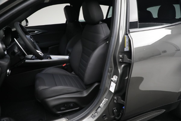 Used 2024 Alfa Romeo Tonale Hybrid Veloce for sale $26,900 at Pagani of Greenwich in Greenwich CT 06830 21