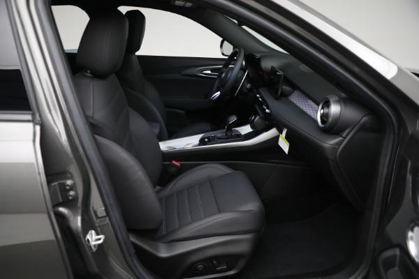 New 2024 Alfa Romeo Tonale Veloce for sale $55,300 at Pagani of Greenwich in Greenwich CT 06830 25