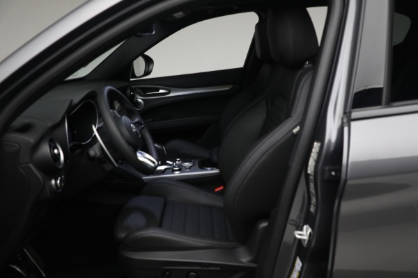 New 2024 Alfa Romeo Stelvio Veloce for sale $58,455 at Pagani of Greenwich in Greenwich CT 06830 17