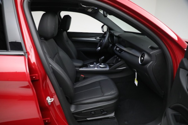 New 2024 Alfa Romeo Stelvio Ti for sale $54,320 at Pagani of Greenwich in Greenwich CT 06830 20
