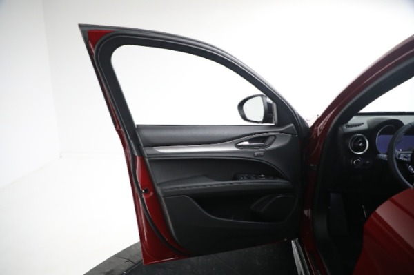 New 2024 Alfa Romeo Stelvio Ti for sale $54,320 at Pagani of Greenwich in Greenwich CT 06830 28