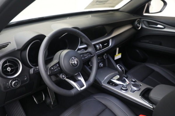 New 2024 Alfa Romeo Stelvio Ti for sale $53,820 at Pagani of Greenwich in Greenwich CT 06830 27
