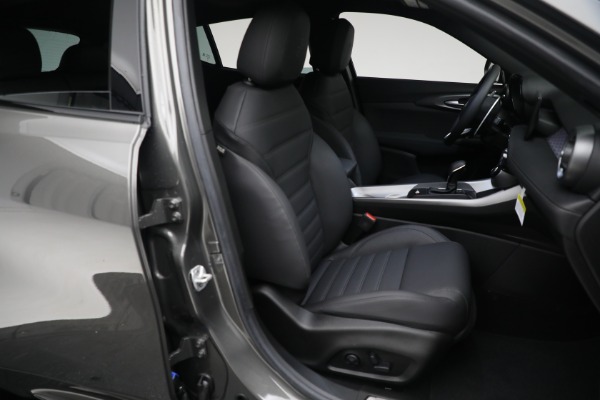 New 2024 Alfa Romeo Tonale Veloce for sale $57,300 at Pagani of Greenwich in Greenwich CT 06830 22
