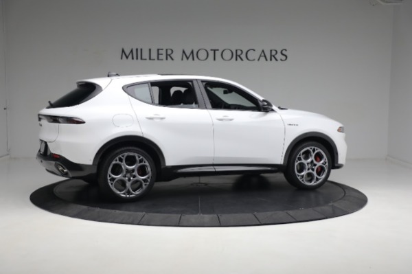 New 2024 Alfa Romeo Tonale Veloce for sale $56,640 at Pagani of Greenwich in Greenwich CT 06830 11