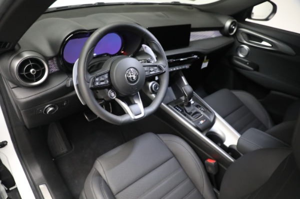 New 2024 Alfa Romeo Tonale Veloce for sale $56,640 at Pagani of Greenwich in Greenwich CT 06830 28
