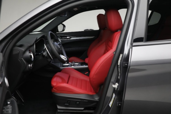 New 2024 Alfa Romeo Stelvio Veloce for sale $59,205 at Pagani of Greenwich in Greenwich CT 06830 16