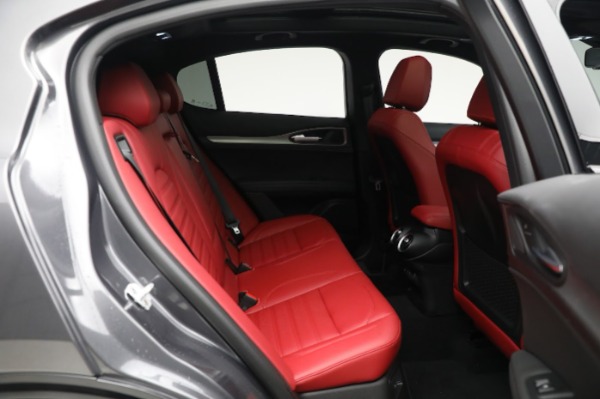 New 2024 Alfa Romeo Stelvio Veloce for sale $59,205 at Pagani of Greenwich in Greenwich CT 06830 23