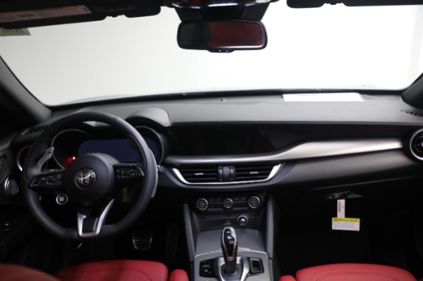 New 2024 Alfa Romeo Stelvio Veloce for sale $59,205 at Pagani of Greenwich in Greenwich CT 06830 24