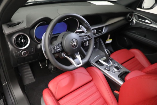 New 2024 Alfa Romeo Stelvio Veloce for sale $59,205 at Pagani of Greenwich in Greenwich CT 06830 25