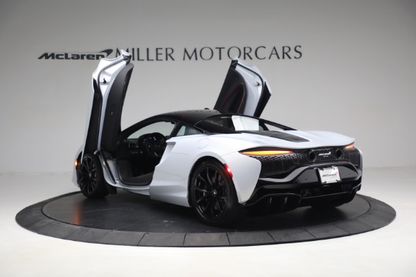 New 2023 McLaren Artura TechLux for sale $279,835 at Pagani of Greenwich in Greenwich CT 06830 15