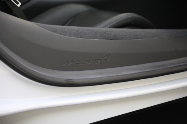 New 2023 McLaren Artura TechLux for sale $279,835 at Pagani of Greenwich in Greenwich CT 06830 28